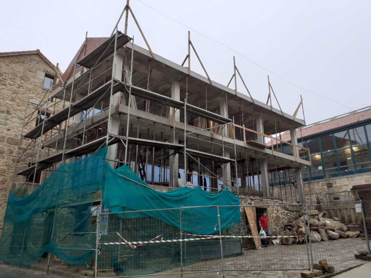 Detalles de la construcción de los apartamentos Pousadas Mariñeiras en Muxía