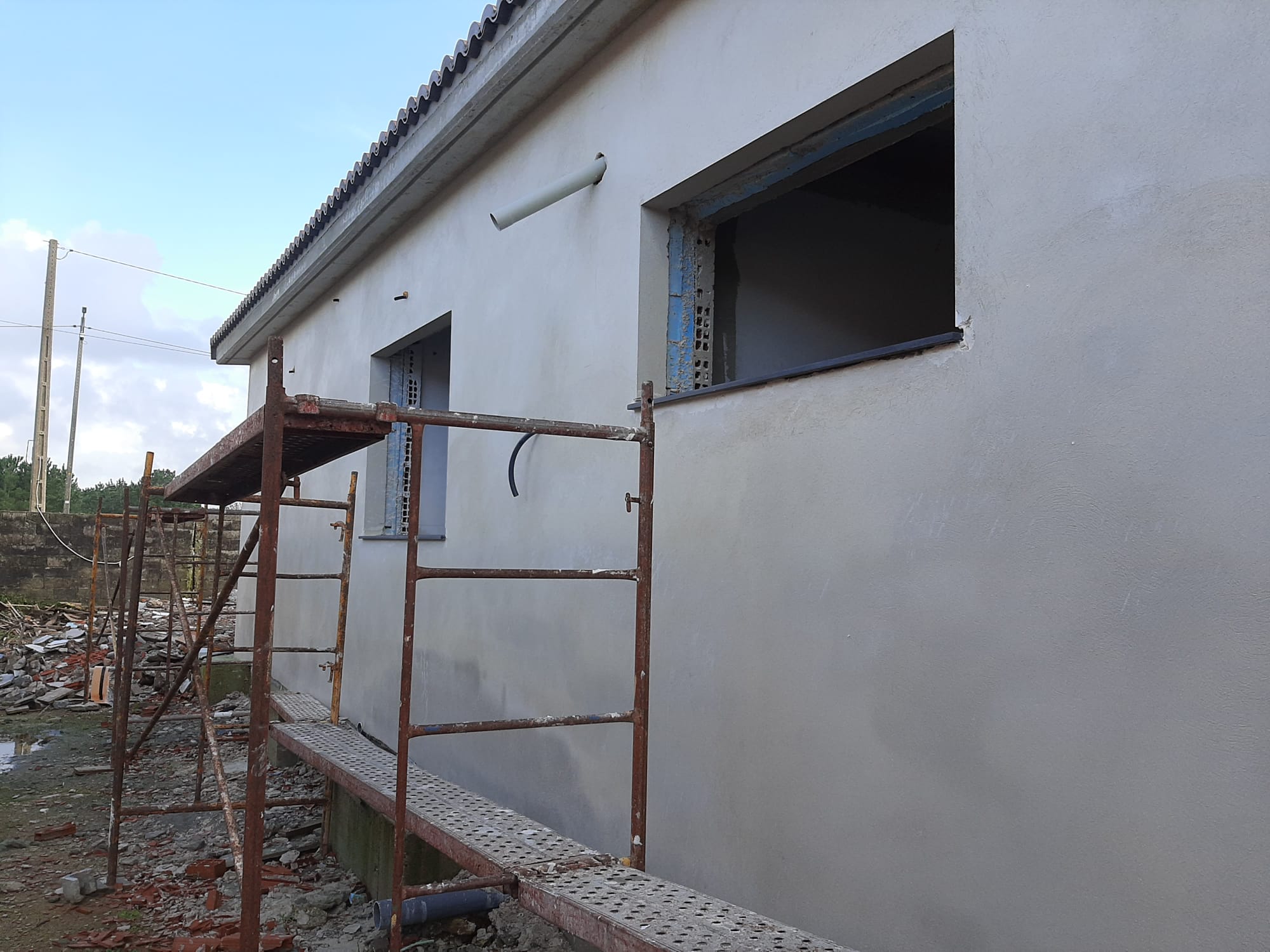 Imagen del proceso de construcción de vivienda unifamiliar en Buría (Camariñas)