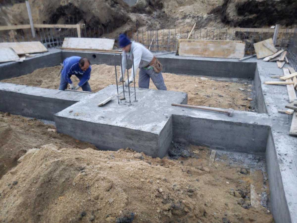 Imagen de los trabajos realizados para la construcción de una vivienda unifamiliar en San Martiño de Ozón (Muxía)