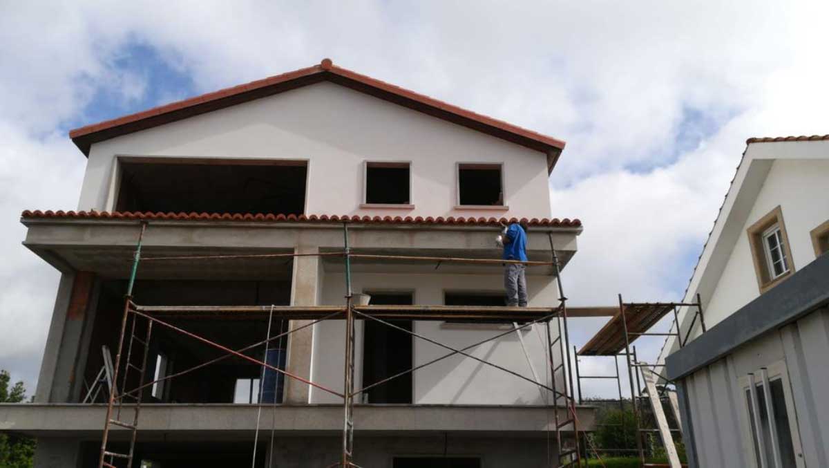 Imagen de los trabajos realizados para la construcción de una vivienda unifamiliar en San Martiño de Ozón (Muxía)